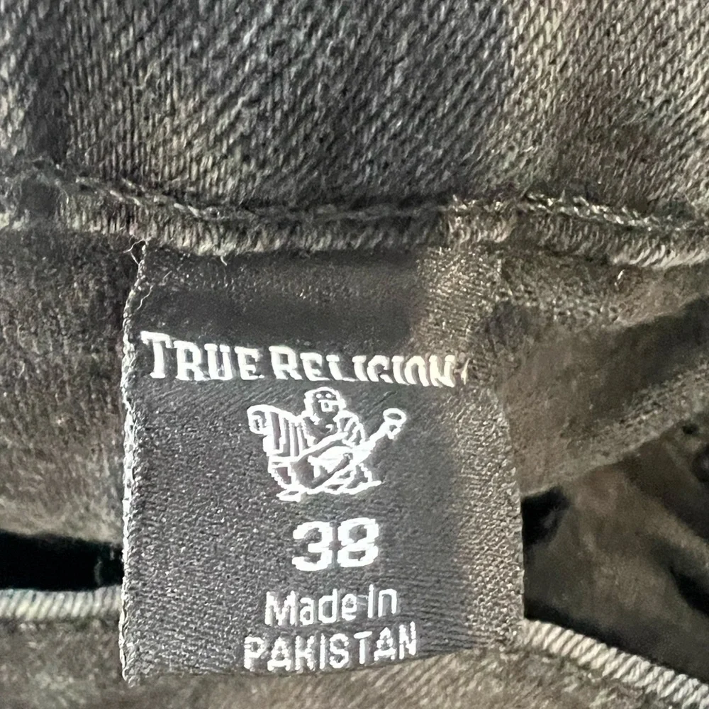 TRUE RELIGION • JEANS Men • Size 38”•  style relaxed color black